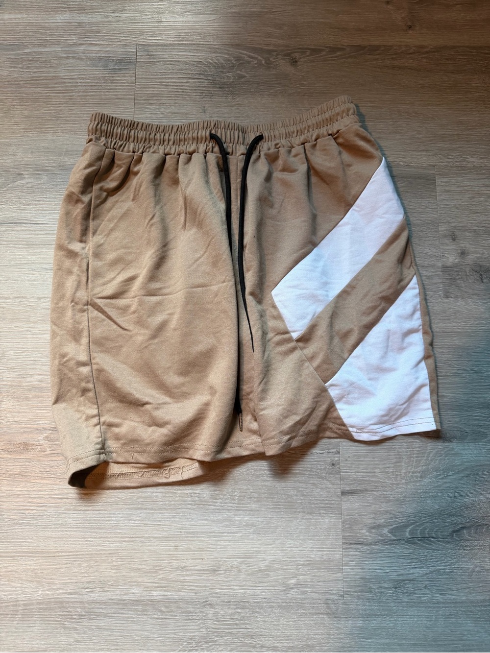 SHEIN Men’s Beige Drawstring Shorts - Small